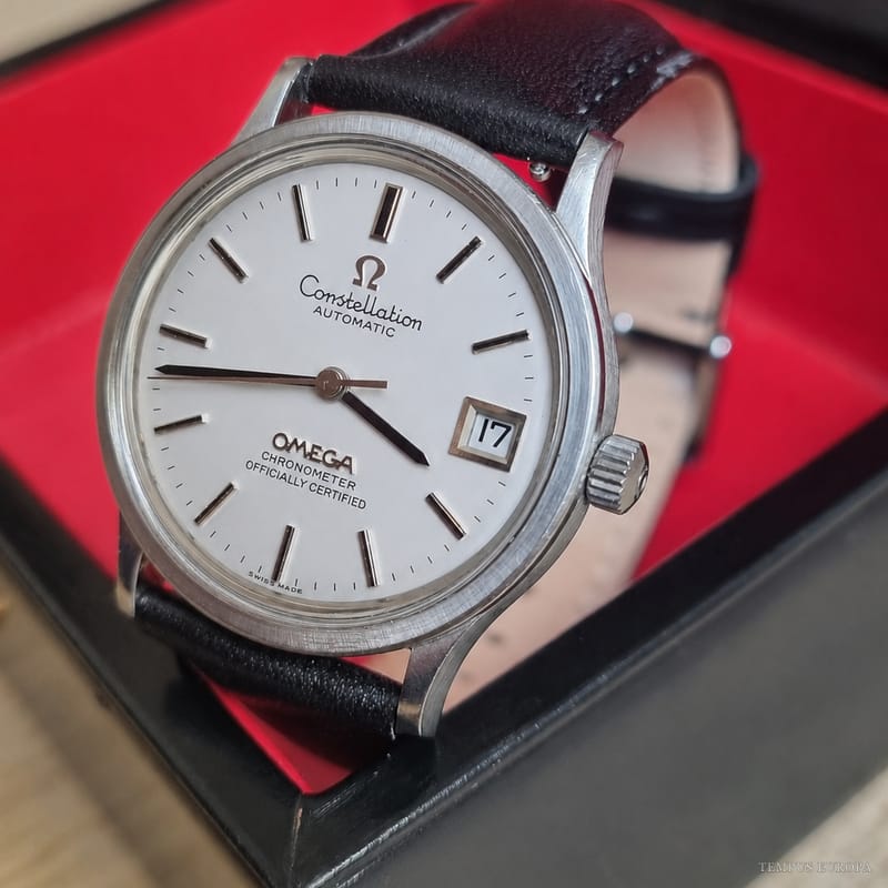 Reloj Omega con calibre 1001, esfera