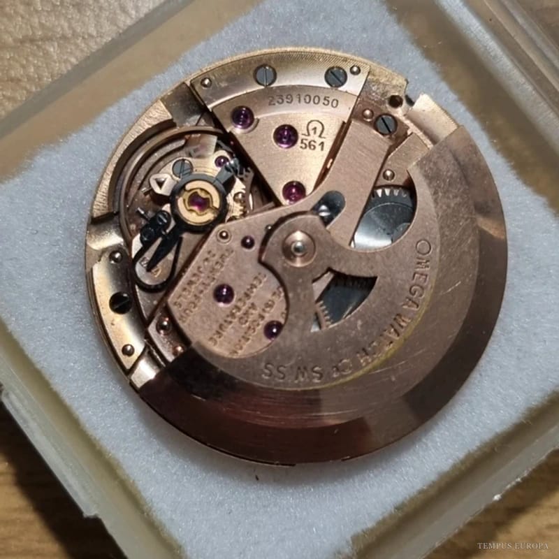 Omega calibre 561 movement, opened and seen from the bridge side