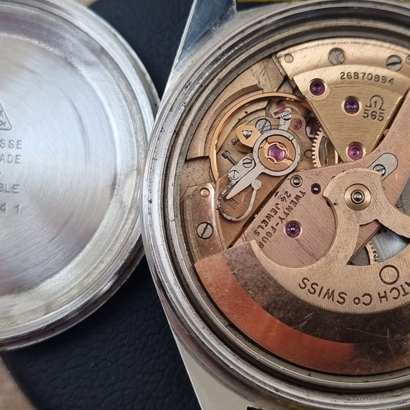 Omega calibre 565 movement, opened and seen from the bridge side