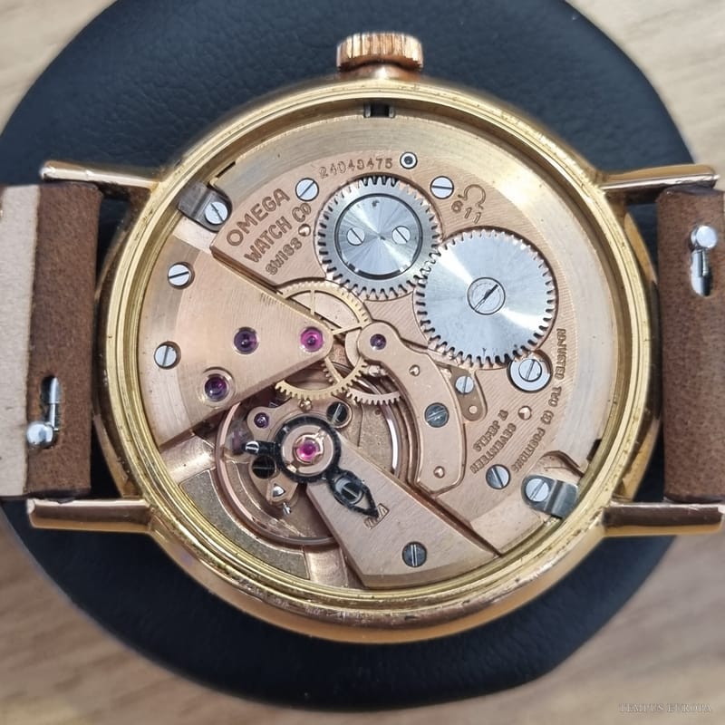 Omega calibre 611 movement, opened and seen from the bridge side